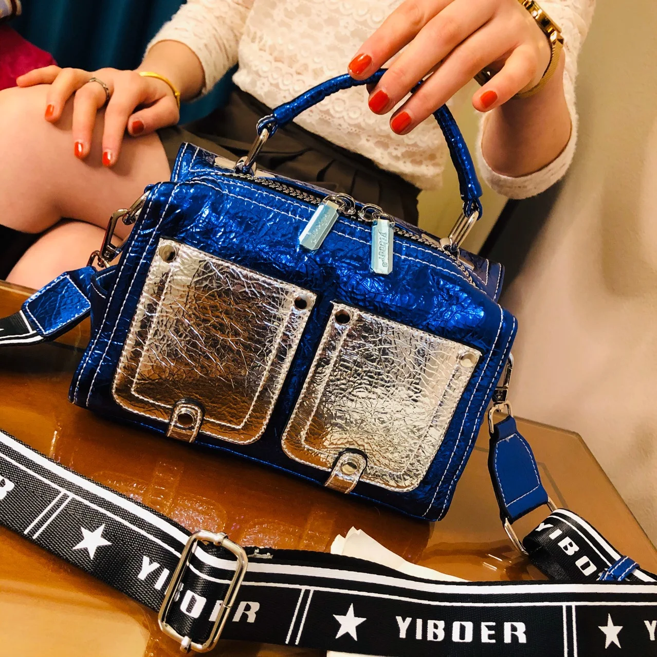 Luxury Brand Women's Handbag Microfiber Synthetic Leather Panelled Ita Bag Top Handle Tote Female Shoulder Crossbody Sac 
Luxury Brand Women's Handbag Microfiber Synthetic Leather Panelled Ita Bag Top Handle Tote Female Shoulder Crossbody Sac