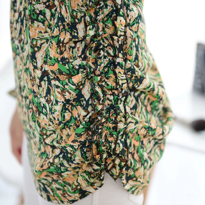 2021 summer new trend fashion chiffon shirt slim simple and comfortable temperament top women
2021 summer new trend fashion chiffon shirt slim simple and comfortable temperament top women