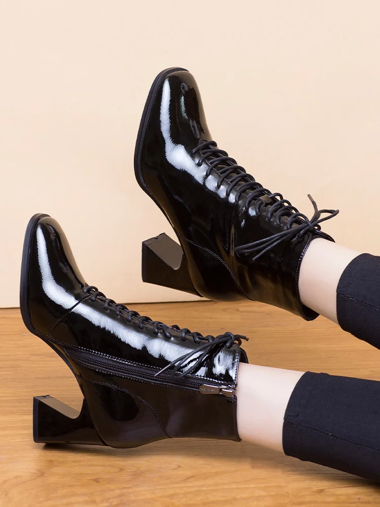 Spring 2021 new patent leather high heels short boots women's middle heels bright leather thick heels boots spring and
Spring 2021 new patent leather high heels short boots women's middle heels bright leather thick heels boots spring and