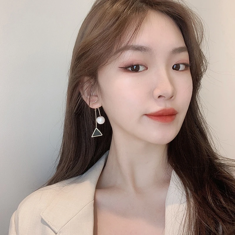 Korean Bar Triangle Pearl Front And Back Earrings For Women 2021 New Trends Jewelry Chic Earings Bijoux Wholesale
Korean Bar Triangle Pearl Front And Back Earrings For Women 2021 New Trends Jewelry Chic Earings Bijoux Wholesale