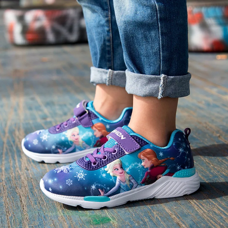 Детская повседневная обувь Disney, новинка, мультяшная Летающая плетеная сетчатая легкая обувь для девочек, осенняя спортивная обувь
Детская повседневная обувь Disney, новинка, мультяшная Летающая плетеная сетчатая легкая обувь для девочек, осенняя спортивная обувь
