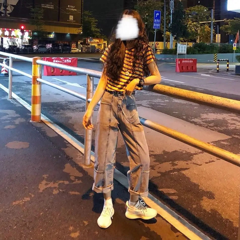 Ins Korean version students show thin high waist jeans women spring and autumn loose stitching fake pocket versatile straight
Ins Korean version students show thin high waist jeans women spring and autumn loose stitching fake pocket versatile straight