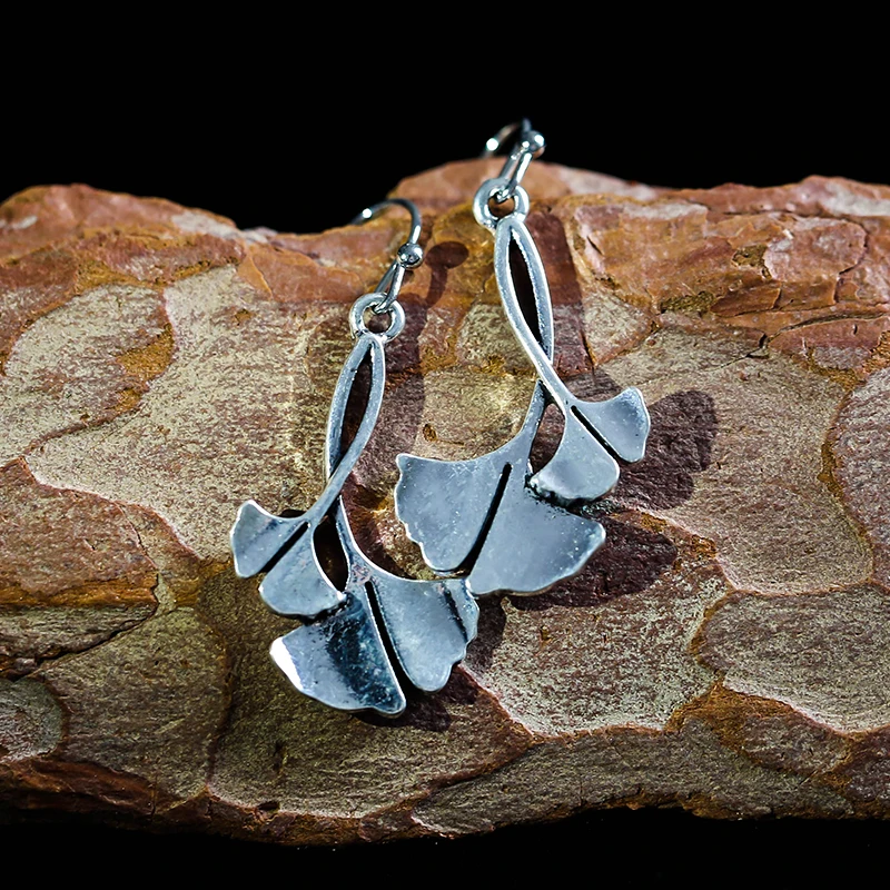Vintage Boho Ginkgo Biloba Plant Leaf Hook Drop Earring Statement Metal Dangle for Women Jewelry Gift
Vintage Boho Ginkgo Biloba Plant Leaf Hook Drop Earring Statement Metal Dangle for Women Jewelry Gift