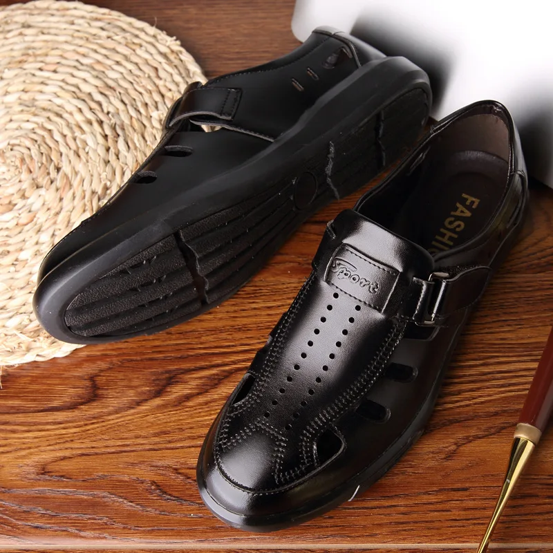 2021 New Summer Retro Mature Men's Sandals Buckle Hollow Breathable Leather Shoes Wear-resistant Men's Shoes Zapatos Hombre 
2021 New Summer Retro Mature Men's Sandals Buckle Hollow Breathable Leather Shoes Wear-resistant Men's Shoes Zapatos Hombre