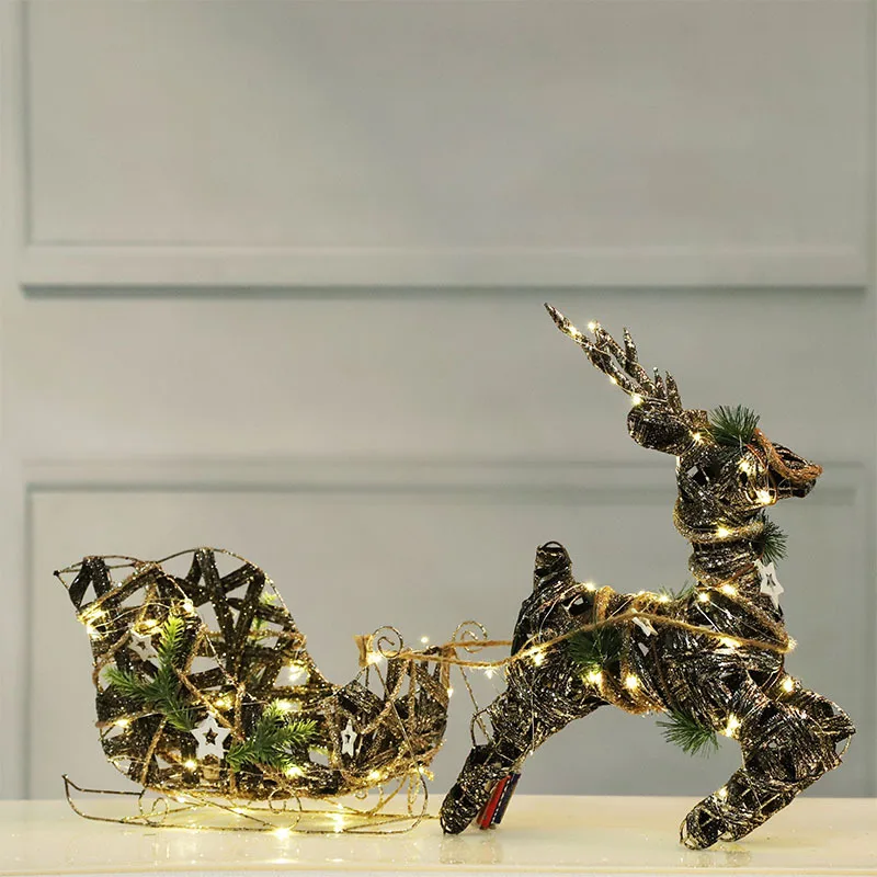 Christmas rattan sledge, hotel shopping center window, family scene, decoration, reindeer car
Christmas rattan sledge, hotel shopping center window, family scene, decoration, reindeer car