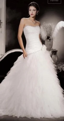 A-line Strapless Sleeveless Wedding Dress Crystal Tiered Tulle Pleat Floor-length Luxury Princess Bridal Gown Robe De Mariée
A-line Strapless Sleeveless Wedding Dress Crystal Tiered Tulle Pleat Floor-length Luxury Princess Bridal Gown Robe De Mariée