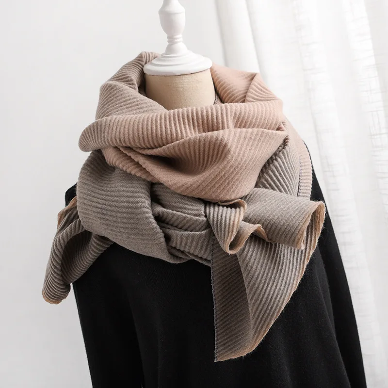 Spring and Autumn New Korean color matching scarf for women wrinkled long warm neck fashionable cashmere air conditioning shawl
Spring and Autumn New Korean color matching scarf for women wrinkled long warm neck fashionable cashmere air conditioning shawl