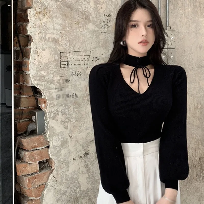 Spring Autumn Women sweater pullover Knitted V-neck Hollow Halter Design Sense Short Sweater Long-sleeved Top 2021 
Spring Autumn Women sweater pullover Knitted V-neck Hollow Halter Design Sense Short Sweater Long-sleeved Top 2021