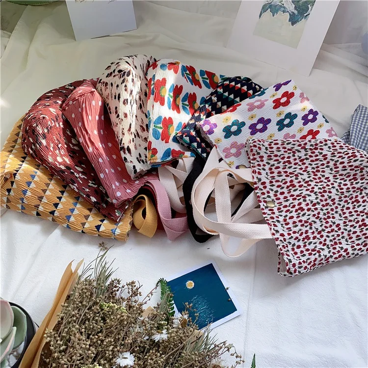 Ins Small Fresh and Lovely Small Cloth Bag Female Wrinkle Printed Handbag Environmentally Friendly Lunch Bag
Ins Small Fresh and Lovely Small Cloth Bag Female Wrinkle Printed Handbag Environmentally Friendly Lunch Bag