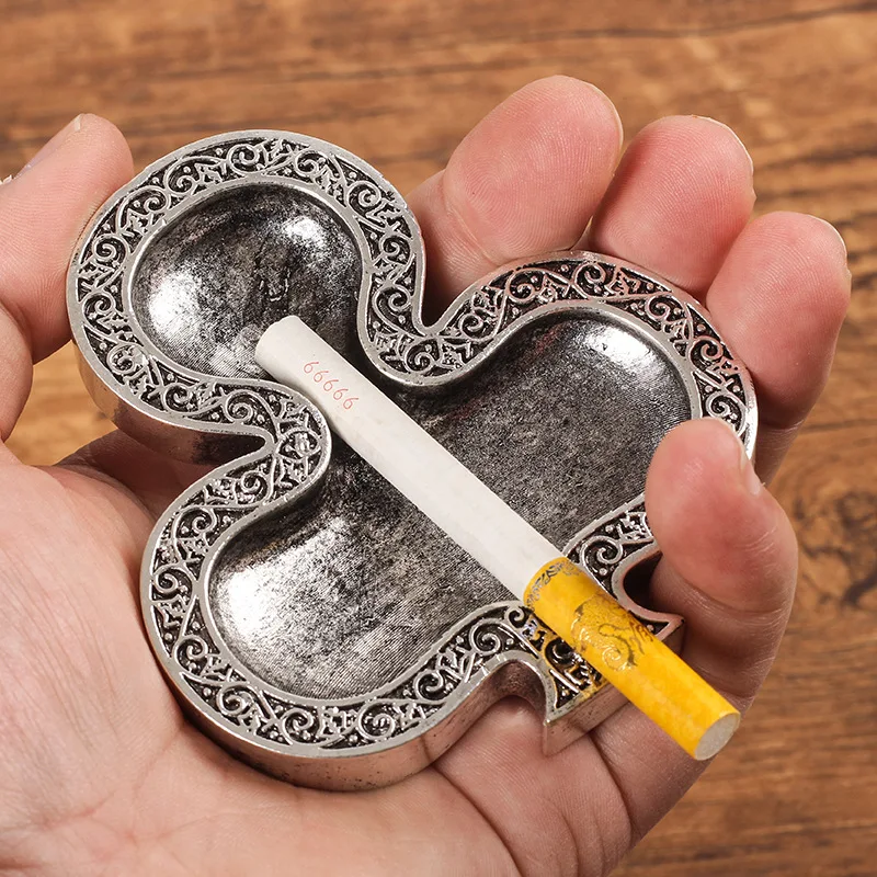 New 1pcs Small Metal Retro Clover Cigarette Ashtray Cigar Ashtrays Cigar Holder Home Office and Portable palm ashtray
New 1pcs Small Metal Retro Clover Cigarette Ashtray Cigar Ashtrays Cigar Holder Home Office and Portable palm ashtray