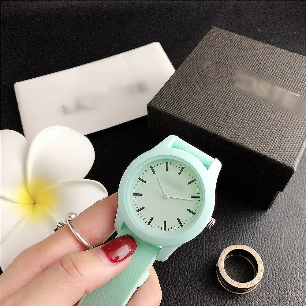 часы женские Brand Hot Sale Simple Trend Gradual Change Lover Watch Silicone Strap Leisure Fashion Watch for Woman Reloj Mujer
часы женские Brand Hot Sale Simple Trend Gradual Change Lover Watch Silicone Strap Leisure Fashion Watch for Woman Reloj Mujer