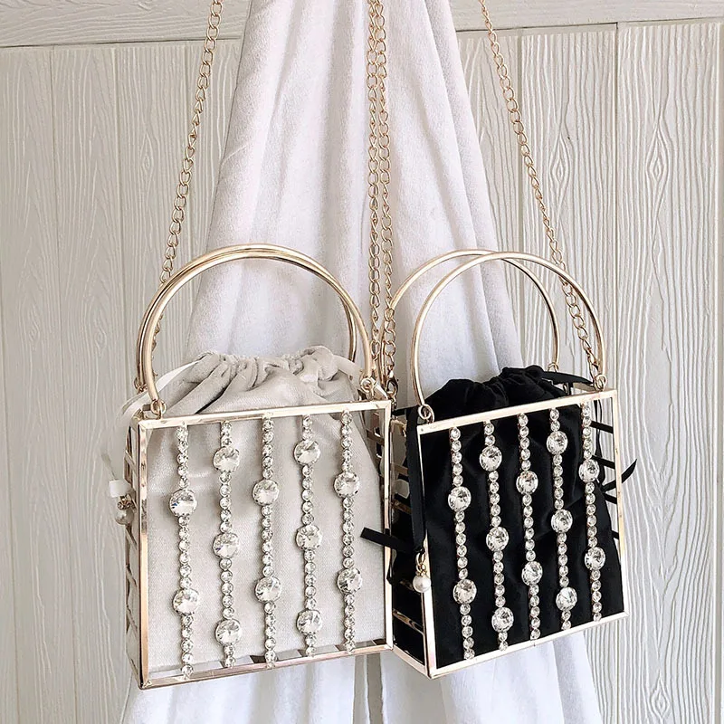 Hollow Out Evening Pearl Clutch Bag Women Purses And Handbags Luxury Handmade Diamond Square Basket Bridal Wedding Party Bag
Hollow Out Evening Pearl Clutch Bag Women Purses And Handbags Luxury Handmade Diamond Square Basket Bridal Wedding Party Bag