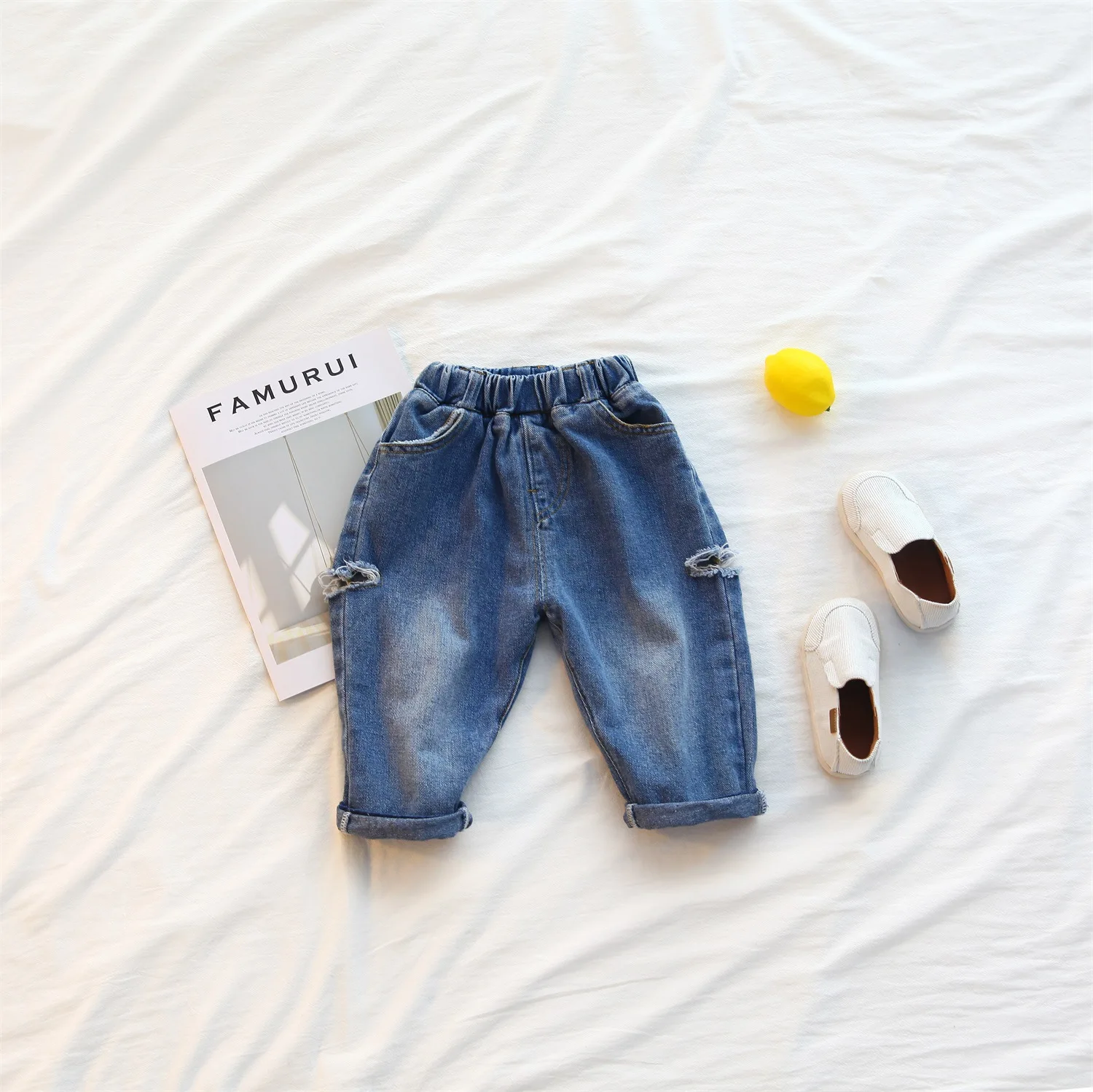 Unisex Kids Denim Pants Casual Korean Hole Jeans for Girls Boys Pants 2019 New Arrival Autumn Trousers High Quality Baby Jeans
Unisex Kids Denim Pants Casual Korean Hole Jeans for Girls Boys Pants 2019 New Arrival Autumn Trousers High Quality Baby Jeans