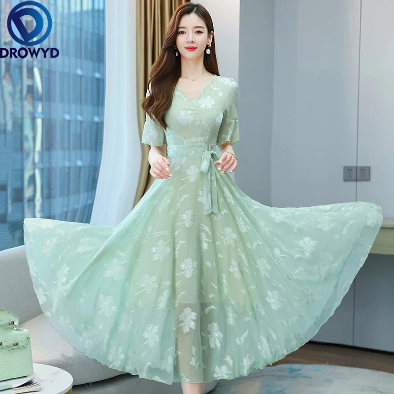 2021 Summer Elegant Floral Chiffon Beach Midi Dress Women Vintage Print Boho Dresses Green V-neck Elegant Bodycon Party Vestidos
2021 Summer Elegant Floral Chiffon Beach Midi Dress Women Vintage Print Boho Dresses Green V-neck Elegant Bodycon Party Vestidos
