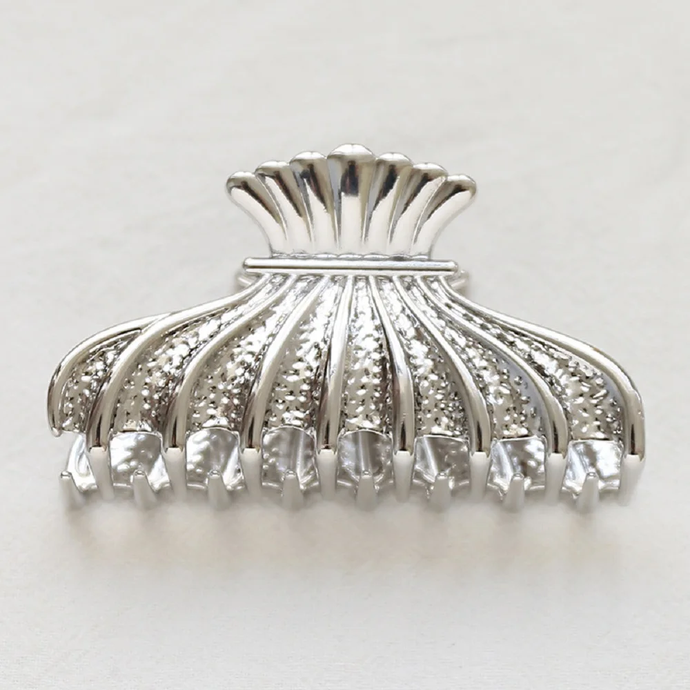 1 Pcs Creative Leaf Design Hair Claw Clips Women Hair Accessories Metal Hairpin Clamp Simple Fashion Headwear For Female
1 Pcs Creative Leaf Design Hair Claw Clips Women Hair Accessories Metal Hairpin Clamp Simple Fashion Headwear For Female