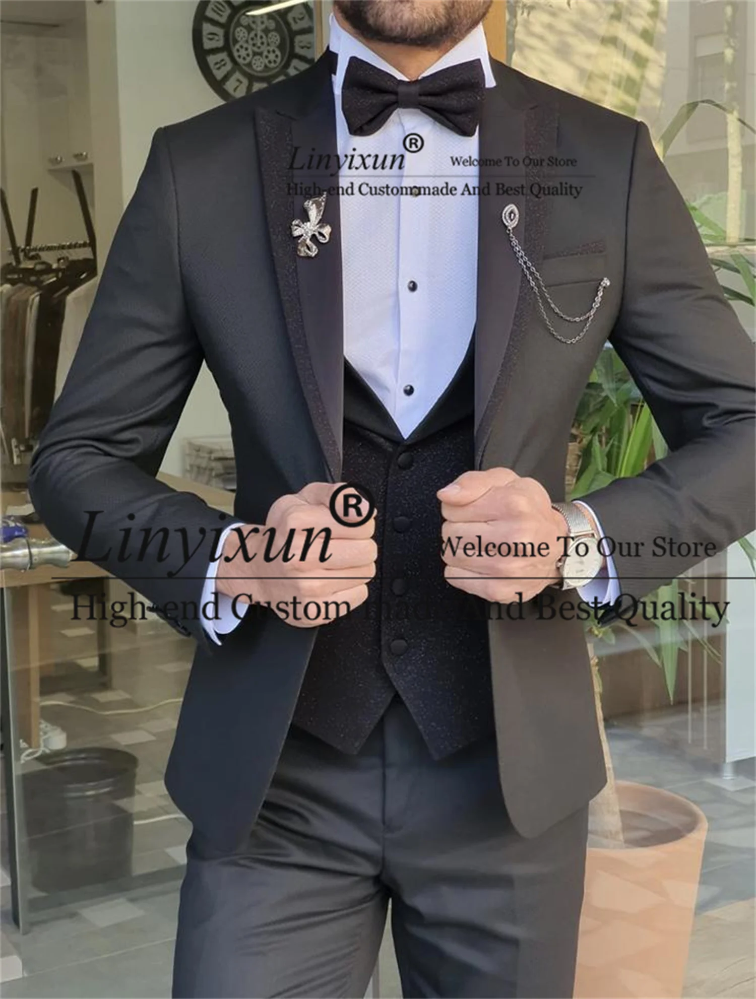 Shinny Peaked Laple Black Groom Wedding Tuxedos 3 Pieces Silm Fit Men Suits Fashion Wedding Suit Men Best Blazer Terno Masculino
Shinny Peaked Laple Black Groom Wedding Tuxedos 3 Pieces Silm Fit Men Suits Fashion Wedding Suit Men Best Blazer Terno Masculino