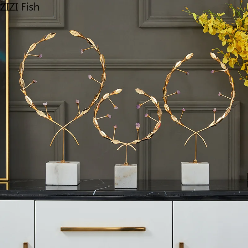 Modern Creative Metal Wreath Crafts Amethyst Marble Base Wine Cabinet Porch Decoration Figurines European Luxury Home Decoration
Modern Creative Metal Wreath Crafts Amethyst Marble Base Wine Cabinet Porch Decoration Figurines European Luxury Home Decoration