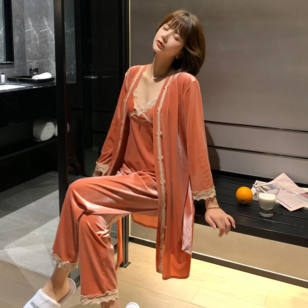 Warm Winter Woman Velvet Pajamas Set Sling Pyjamas 3 Peices Sleepwear For Female Long Sleeves Breathable Sexy Robe Home wear
Warm Winter Woman Velvet Pajamas Set Sling Pyjamas 3 Peices Sleepwear For Female Long Sleeves Breathable Sexy Robe Home wear
