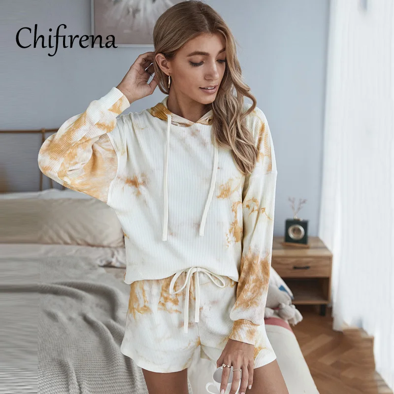 Chifirena Autumn Winter Tie Dye Women Set Long Sleeve Hooded and Drawstring Waist Shorts 2 Piece Sets Workout Casual Active Suit
Chifirena Autumn Winter Tie Dye Women Set Long Sleeve Hooded and Drawstring Waist Shorts 2 Piece Sets Workout Casual Active Suit