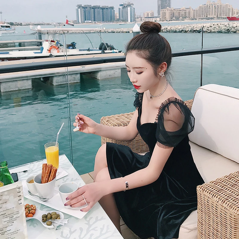 Sexy Velvet Gothic Dress Mini Party Women Korean Summer Dress 2021 New One-piece Dress Female Vintage Design Casual Beach Dress
Sexy Velvet Gothic Dress Mini Party Women Korean Summer Dress 2021 New One-piece Dress Female Vintage Design Casual Beach Dress