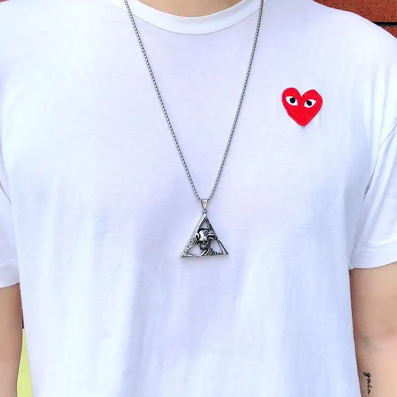 Hot Selling Fashion Triangle Skull Hip Hop Necklace Pendant Ghost Head Demon Pendant Jewelry Gift
Hot Selling Fashion Triangle Skull Hip Hop Necklace Pendant Ghost Head Demon Pendant Jewelry Gift