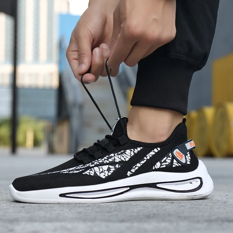 Men's casual sports shoes Korean version of the trend light board shoes student shoes men's cloth shoes
Men's casual sports shoes Korean version of the trend light board shoes student shoes men's cloth shoes
