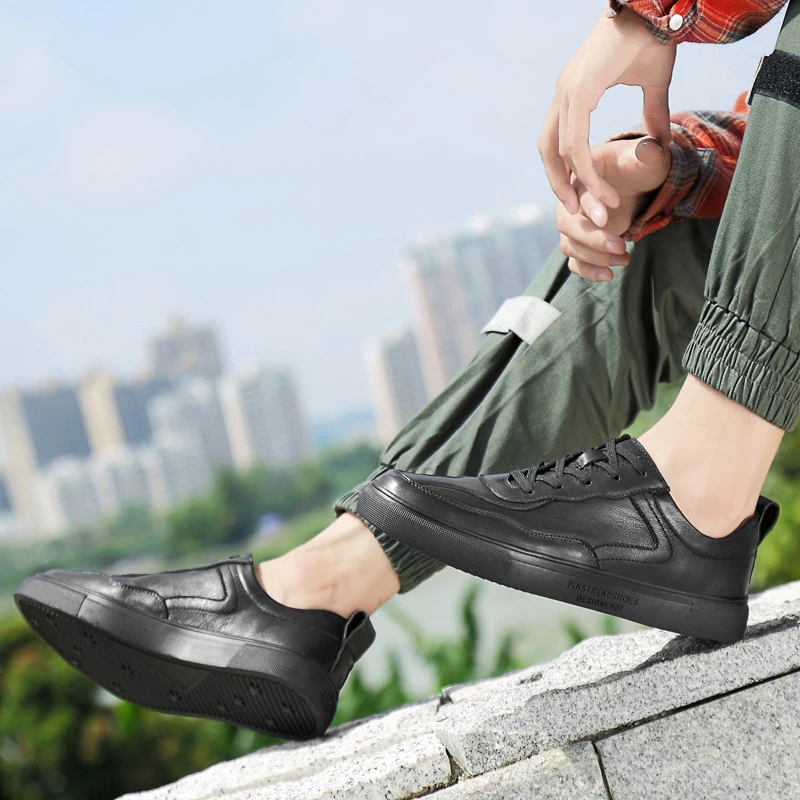2020 New Men Shoes Casual Breathable Casual Shoes Men Leather Male Shoe Fashion Man For Mens Causal Leisure Black Sneakers
2020 New Men Shoes Casual Breathable Casual Shoes Men Leather Male Shoe Fashion Man For Mens Causal Leisure Black Sneakers