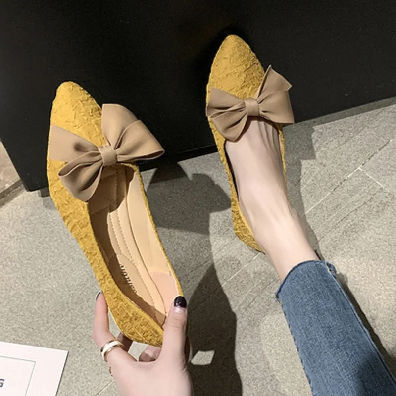 Large Size 35-40 Ladies Casual Shoes Spring And Autumn Elegant Bowknot Solid Color Simple Flat Comfortable Single Shoes.
Large Size 35-40 Ladies Casual Shoes Spring And Autumn Elegant Bowknot Solid Color Simple Flat Comfortable Single Shoes.