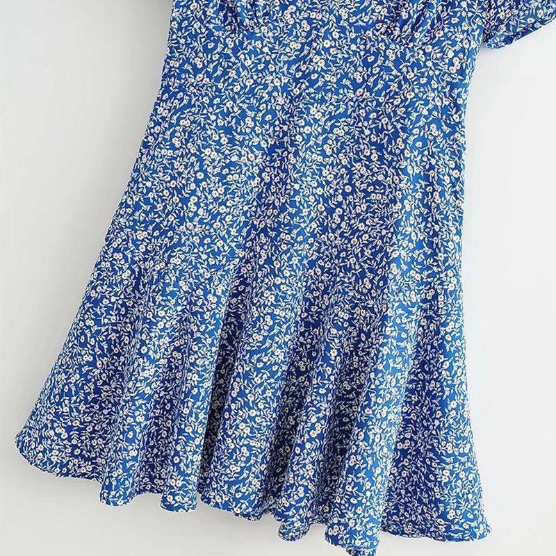 Summer Boho Floral Print Dress Women Vintage V Neck Short Sundress Slim 2021 New Casual Beach Holiday Mini Chic Blue Dress
Summer Boho Floral Print Dress Women Vintage V Neck Short Sundress Slim 2021 New Casual Beach Holiday Mini Chic Blue Dress