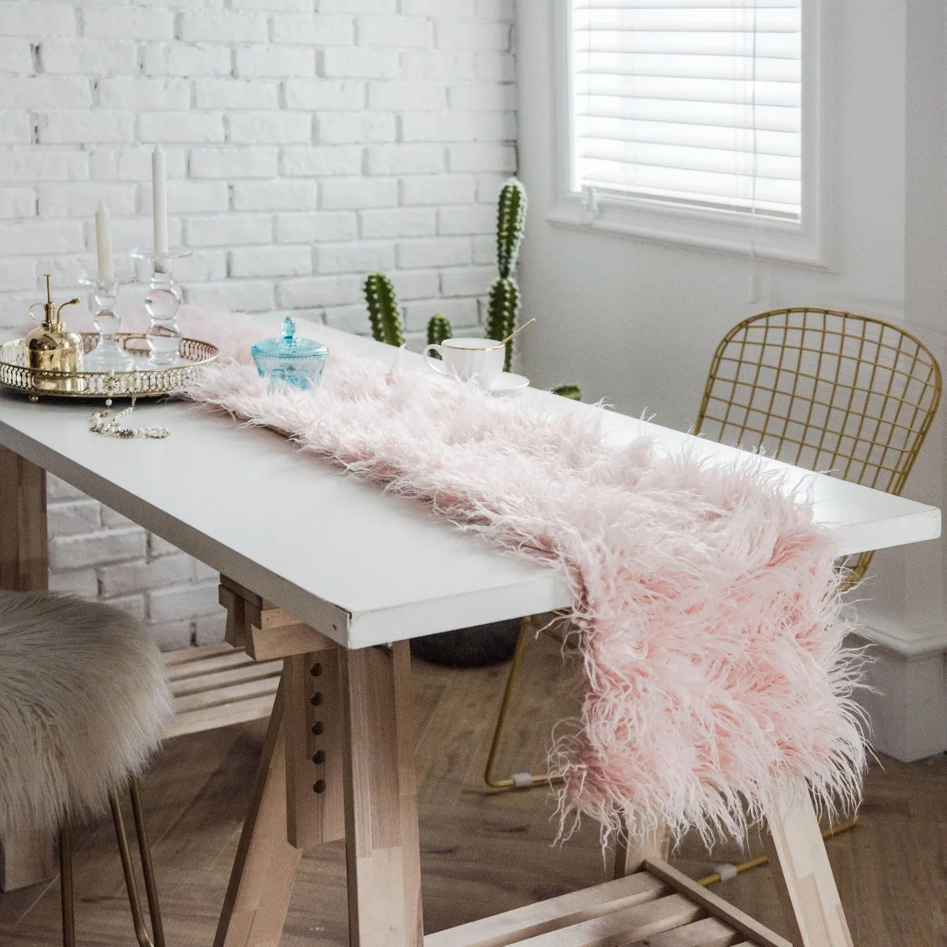 Yaapeet Soft Plush Table Runner Christmas Decorations for Home Table Wedding Table Decoration Table Runner Luxury Table Cloth
Yaapeet Soft Plush Table Runner Christmas Decorations for Home Table Wedding Table Decoration Table Runner Luxury Table Cloth