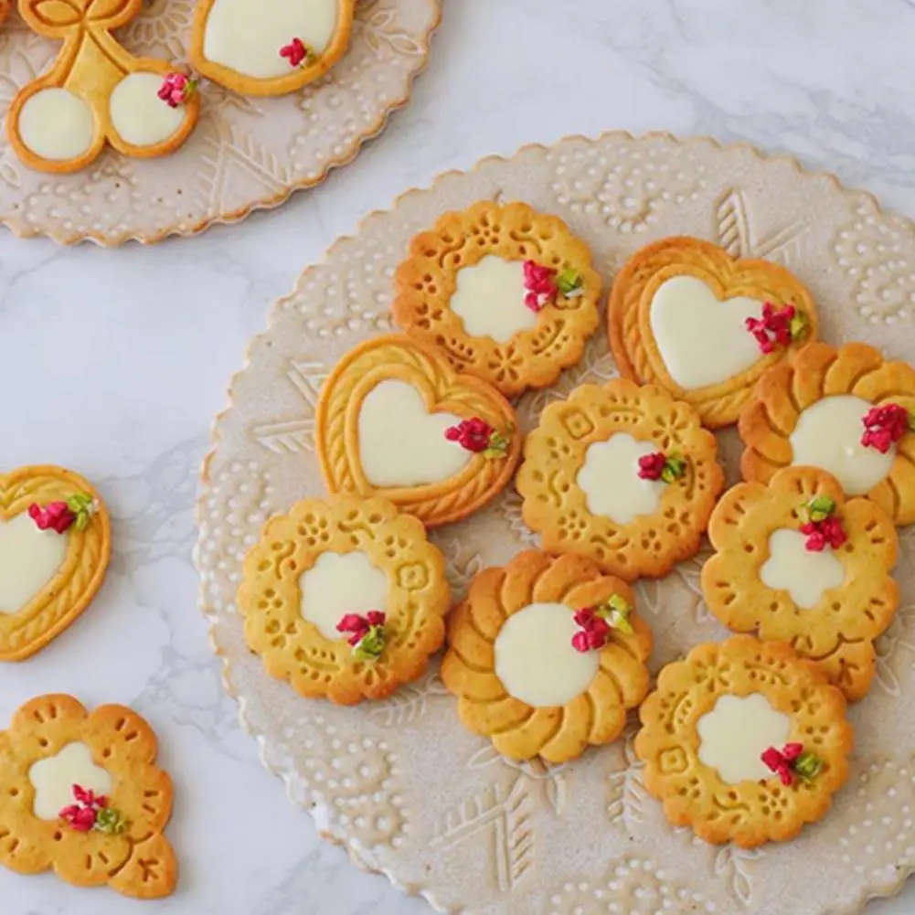 Valentine's Day Sandwich Biscuit Mould 3d Cookie Pressing Animal Fruit Christmas Heart Shape Love Mold Mould Baking Flower
Valentine's Day Sandwich Biscuit Mould 3d Cookie Pressing Animal Fruit Christmas Heart Shape Love Mold Mould Baking Flower