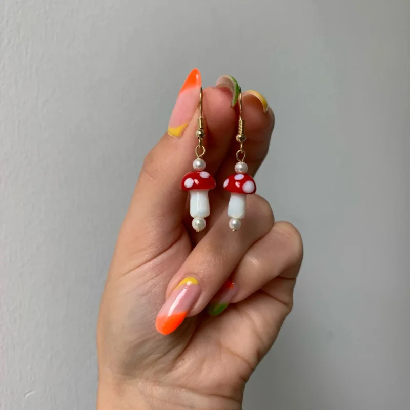 Creative Creative Cute Mixed Color Mushroom Pendant Earrings Women's Ears Ornaments Eardrops Valentine's Day Jewelry Accessories
Creative Creative Cute Mixed Color Mushroom Pendant Earrings Women's Ears Ornaments Eardrops Valentine's Day Jewelry Accessories