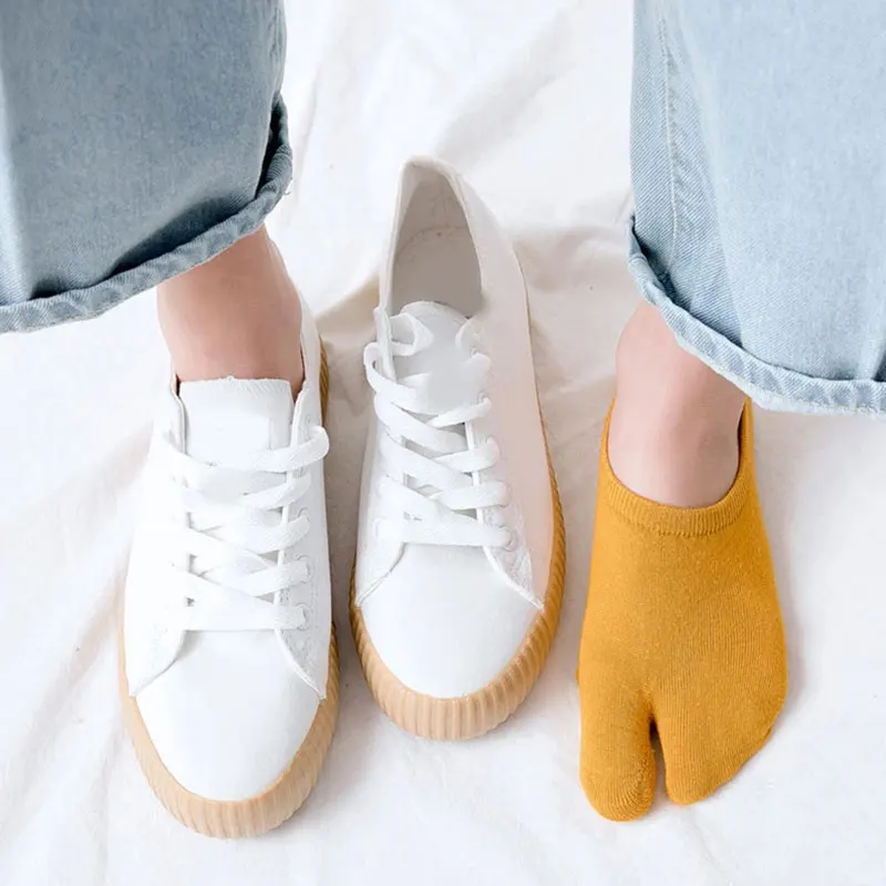 1 Pair Unisex Japanese Kimono Flip Flop Sandal Split Two Toe Sock Bamboo Fiber Two Finger Socks
1 Pair Unisex Japanese Kimono Flip Flop Sandal Split Two Toe Sock Bamboo Fiber Two Finger Socks