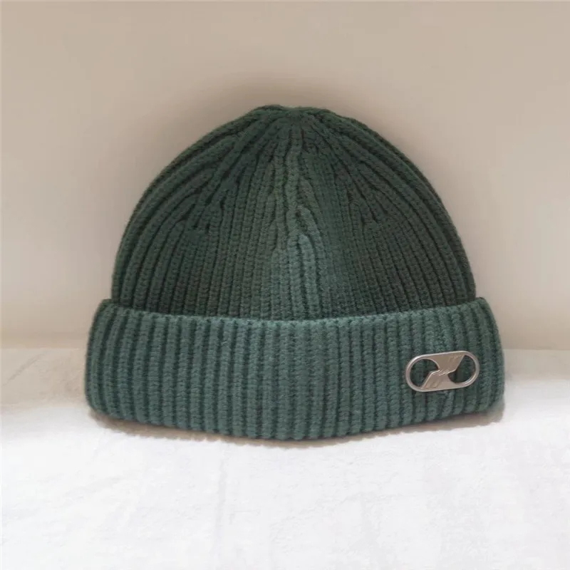 2020 New Autumn Winter Beanies Knitted Woolen Hats Trendy Men's Metal Buckle Melon Skin Cold Hat Bonnets Women Beanie
2020 New Autumn Winter Beanies Knitted Woolen Hats Trendy Men's Metal Buckle Melon Skin Cold Hat Bonnets Women Beanie