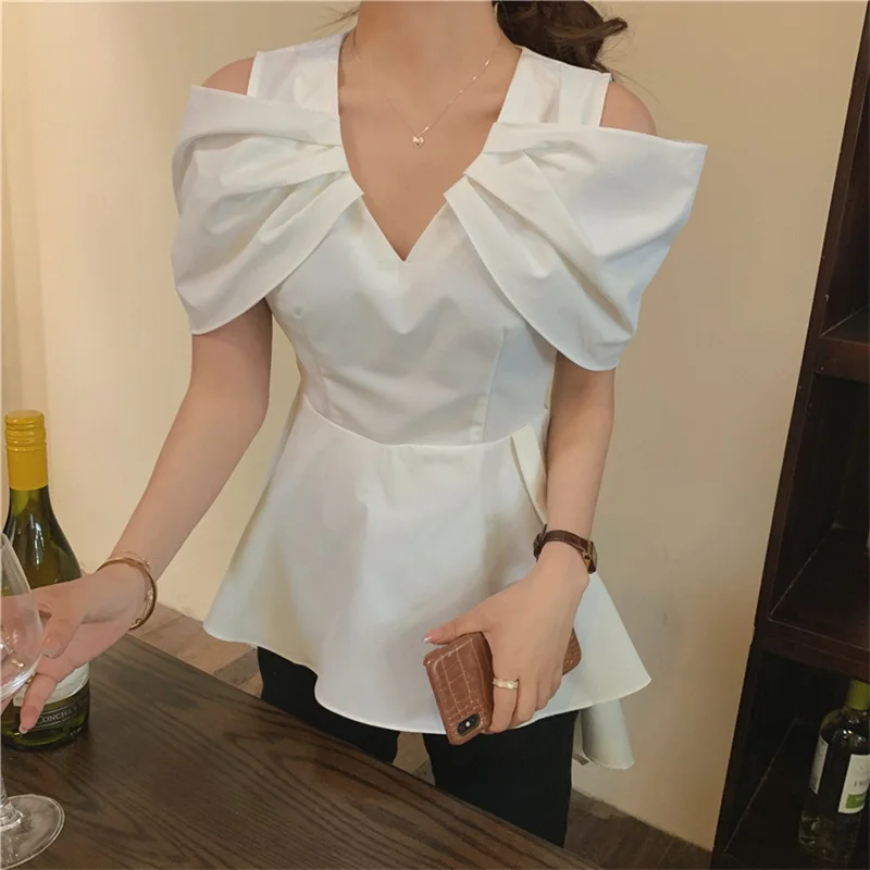 Korean Off Sohulder Kawaii Blouses Short Sleeve Women V-neck Asymmetrical Fashion Tops Blusas Mujer 2021 Summer White Shirt
Korean Off Sohulder Kawaii Blouses Short Sleeve Women V-neck Asymmetrical Fashion Tops Blusas Mujer 2021 Summer White Shirt