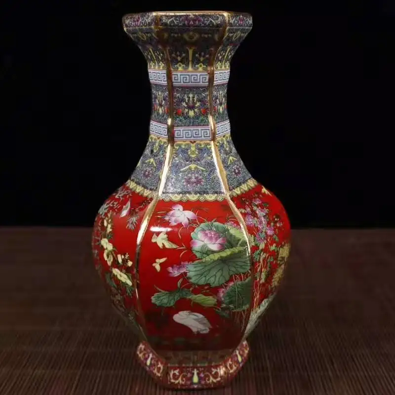 Изысканная китайская архаизическая цветная эмалированная декоративная благоприятная ваза с цветами и птицами из шести сторон
Изысканная китайская архаизическая цветная эмалированная декоративная благоприятная ваза с цветами и птицами из шести сторон