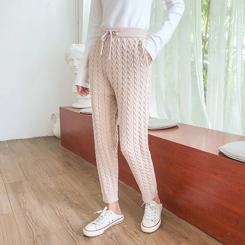 Casual thick warm twist knit small feet harem pants loose nine-point pants new elastic waist pure color elegant women's pants
Casual thick warm twist knit small feet harem pants loose nine-point pants new elastic waist pure color elegant women's pants