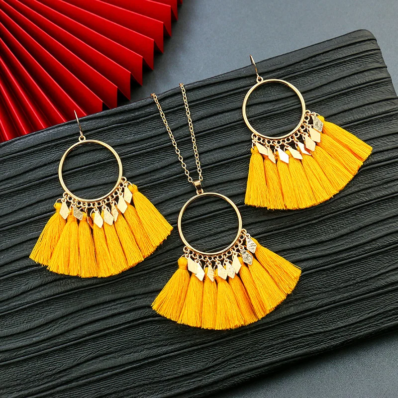 3-piece necklace and earrings combination set round tassel sweater chain accessories female fashion temperament jewelry
3-piece necklace and earrings combination set round tassel sweater chain accessories female fashion temperament jewelry