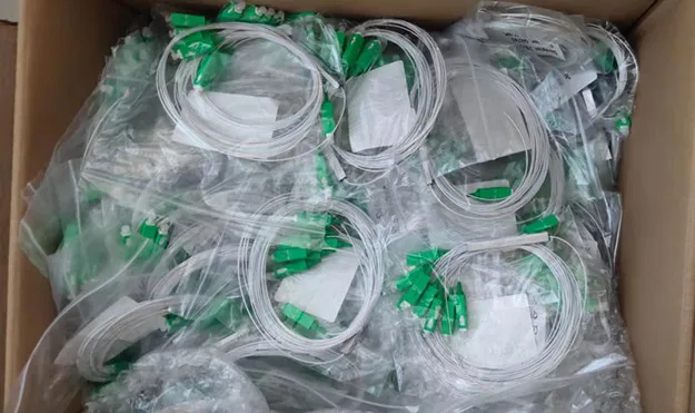 10 PCS/Lot Fiber Optic PLC Splitter 1X2 1X4 1X8 1X16 SC/APC G657A1 PVC 1m FTTH Fiber Optic PLC Splitter Free Shipping 
10 PCS/Lot Fiber Optic PLC Splitter 1X2 1X4 1X8 1X16 SC/APC G657A1 PVC 1m FTTH Fiber Optic PLC Splitter Free Shipping