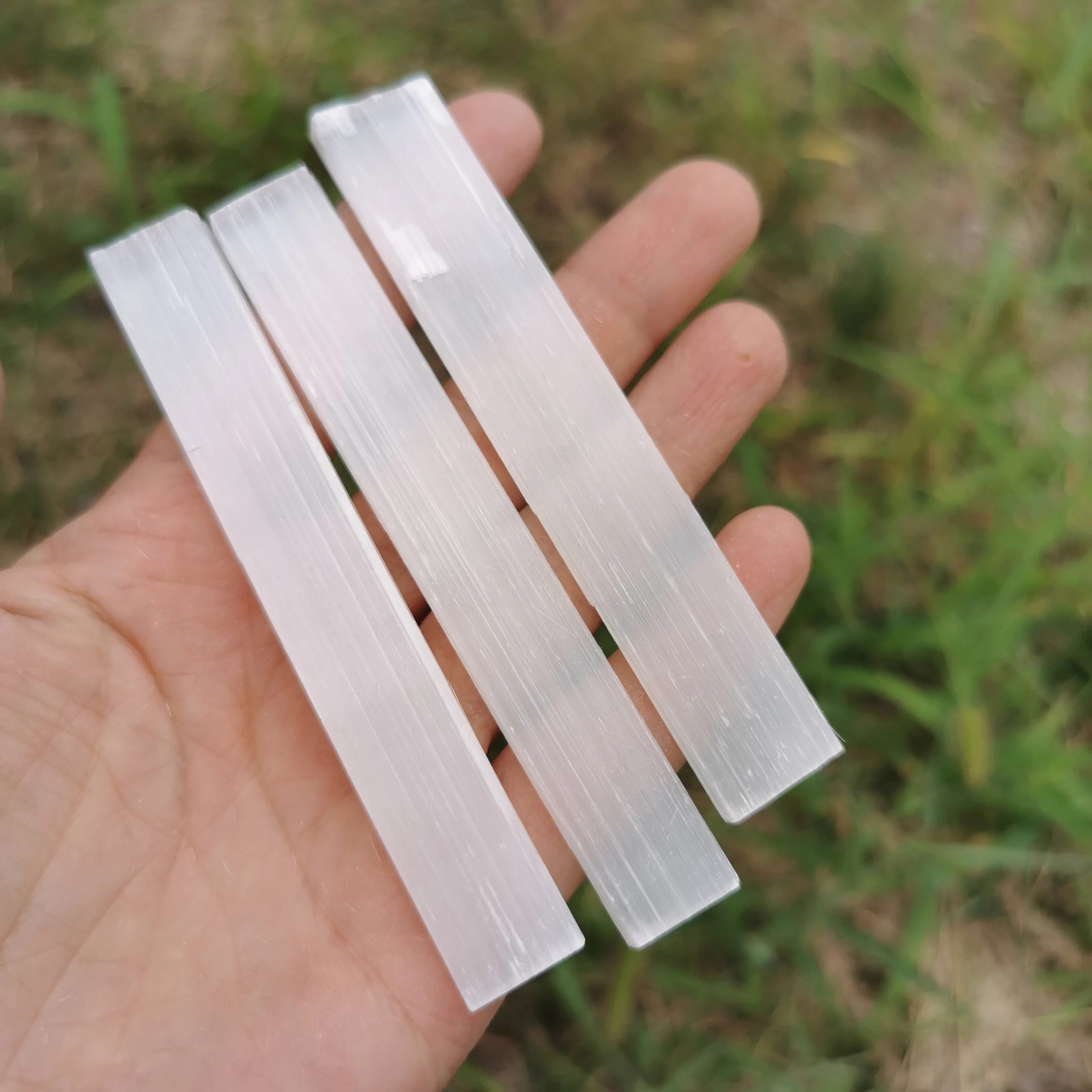 Природный селенит 10 см, кристаллические палочки минералы, образец гипса, энергетический лечебный камень рейки
Природный селенит 10 см, кристаллические палочки минералы, образец гипса, энергетический лечебный камень рейки