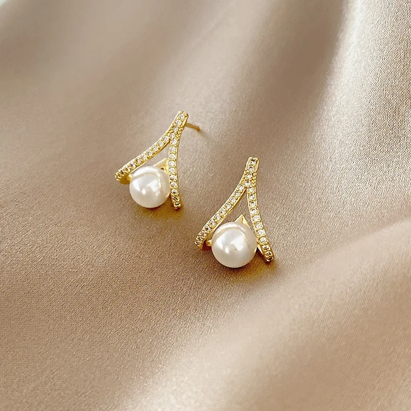 2021 New Arrival Contracted Joker Sweet Lovely Korean Stud Earrings Fashion Geometric Elegant Fine Pearl Women Earrings
2021 New Arrival Contracted Joker Sweet Lovely Korean Stud Earrings Fashion Geometric Elegant Fine Pearl Women Earrings