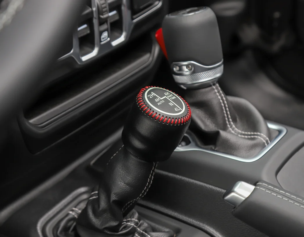 Fit for 2018 Jeep Wrangler JL Four Wheel Leather Case Cover Trims Red Line 1PCS
Fit for 2018 Jeep Wrangler JL Four Wheel Leather Case Cover Trims Red Line 1PCS