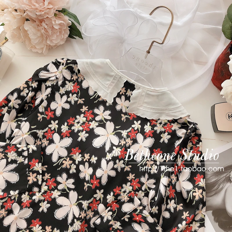 Women Vintage Shirt Court Style Blusas Floral Large Lapel Figure Flattering Shirt Print Long Sleeve Tops Camisas Mujer Pullover 
Women Vintage Shirt Court Style Blusas Floral Large Lapel Figure Flattering Shirt Print Long Sleeve Tops Camisas Mujer Pullover