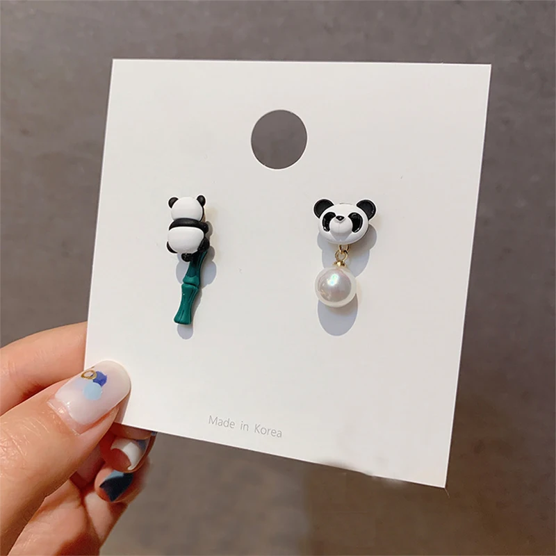 YAOLOGE Exquisite Bamboo Pearl Earrings Cute Simple Panda Earrings 2021 New Gift For Women Girls Fashion Brincos Party Jewelry
YAOLOGE Exquisite Bamboo Pearl Earrings Cute Simple Panda Earrings 2021 New Gift For Women Girls Fashion Brincos Party Jewelry