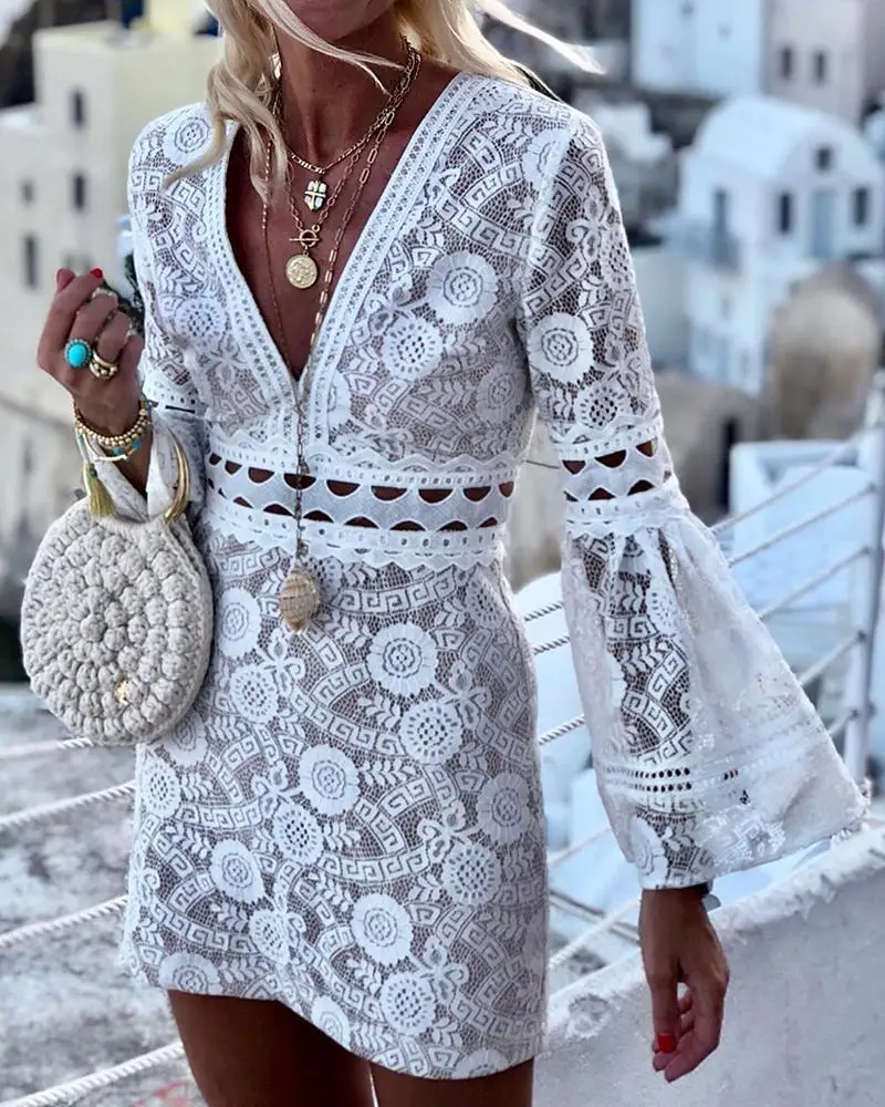 Linglewei New Spring and Summer Women's Dress new lace cut V-neck flare sleeve dress
Linglewei New Spring and Summer Women's Dress new lace cut V-neck flare sleeve dress