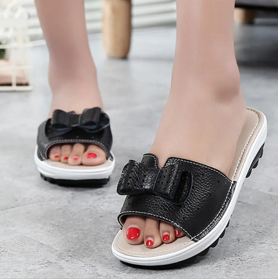 Сандалии женские из натуральной кожи, босоножки на танкетке без застежки, симпатичные Тапочки с бантом-бабочкой, дышащие шлепанцы с вырезам...
Сандалии женские из натуральной кожи, босоножки на танкетке без застежки, симпатичные Тапочки с бантом-бабочкой, дышащие шлепанцы с вырезам...