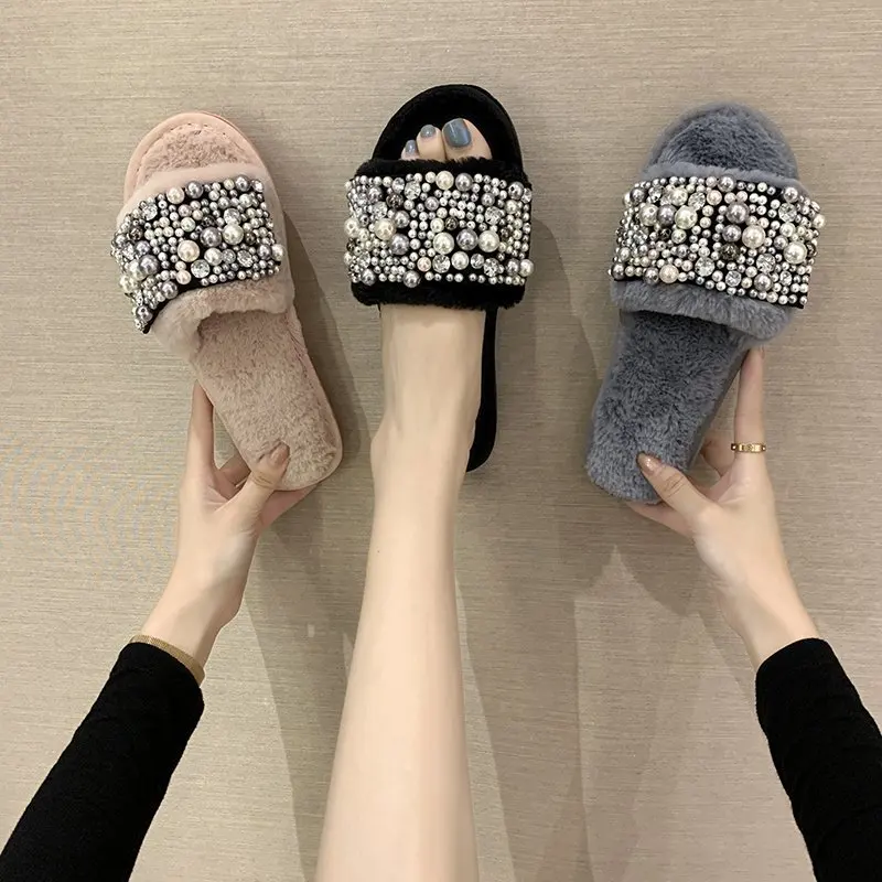 Women shoes woman Winter Slippers Zapatos De Mujer Fashion Crystal Pearl Warm Fur Slippers Flat Shoes Women Slides Plus Size
Women shoes woman Winter Slippers Zapatos De Mujer Fashion Crystal Pearl Warm Fur Slippers Flat Shoes Women Slides Plus Size