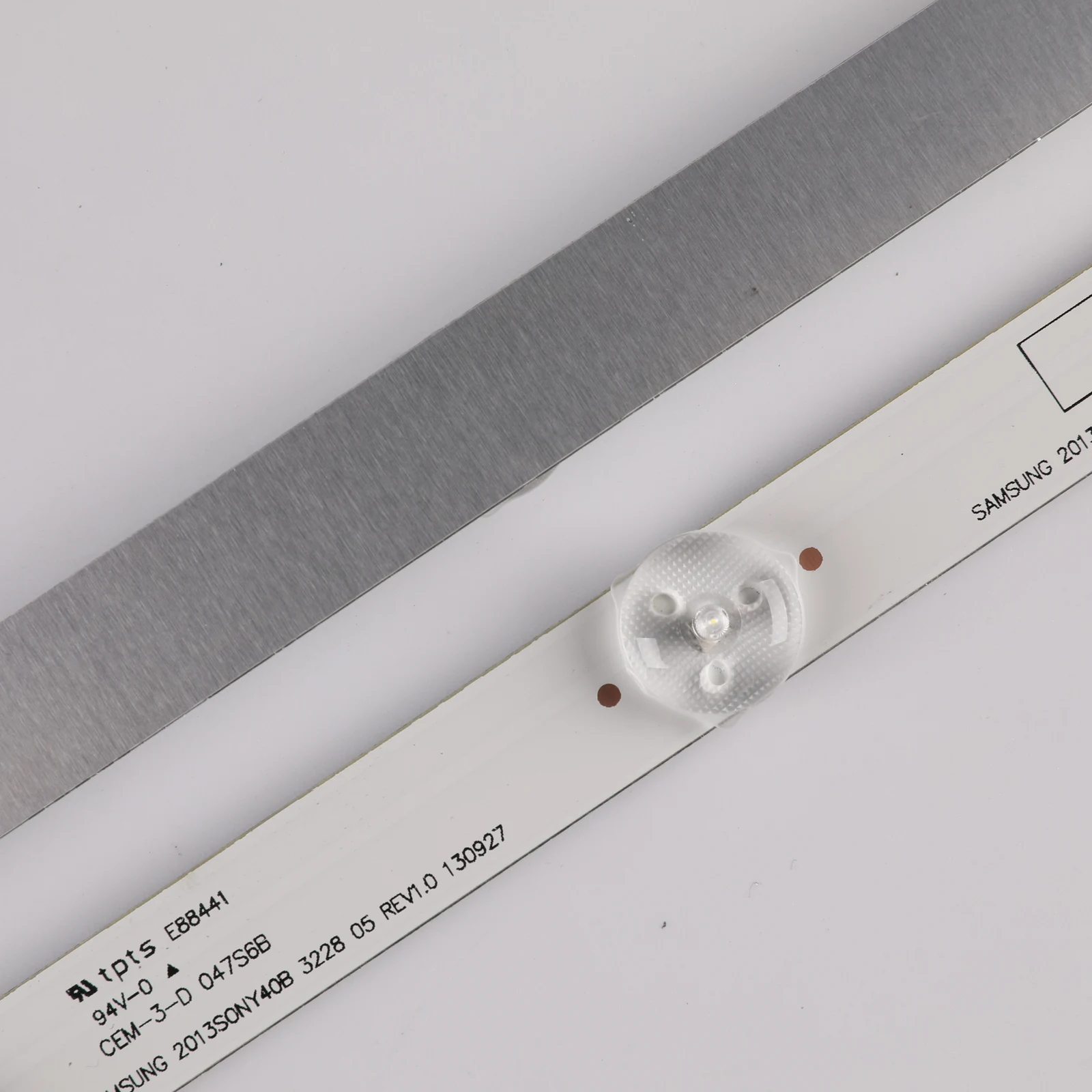 100% New 2013SONY40A 2013SONY40B LED Backlight strip For Sony 40"TV KDL-40RM10B KDL-40W600B KDL-40R480B KDL-40R450B KDL-40W605B
100% New 2013SONY40A 2013SONY40B LED Backlight strip For Sony 40"TV KDL-40RM10B KDL-40W600B KDL-40R480B KDL-40R450B KDL-40W605B