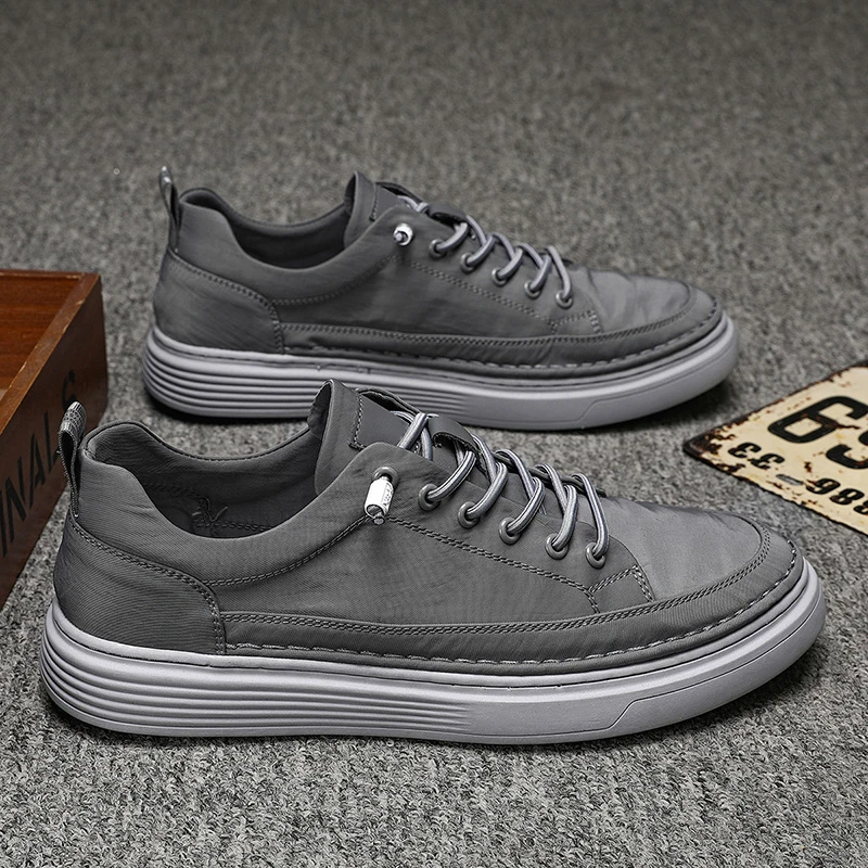 Men's Shoes
Men's Shoes