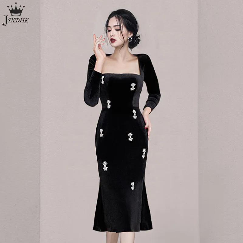 2021 New Autumn Winter Elegant Velvet Dress Women Square Collar Embroidered Party Robe Korean Vintage black Midi Dress Vestidos
2021 New Autumn Winter Elegant Velvet Dress Women Square Collar Embroidered Party Robe Korean Vintage black Midi Dress Vestidos